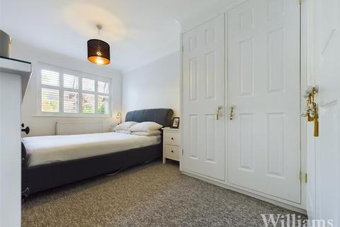 2 bedroom maisonette for sale, Hillary Close, Aylesbury HP21