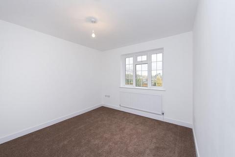 1 bedroom property to rent, Mahlon Avenue, Ruislip