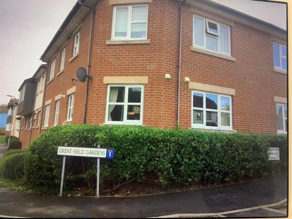 Great Field Gardens, Braunton EX33 2 bed flat to rent £850 pcm (£196 pw)