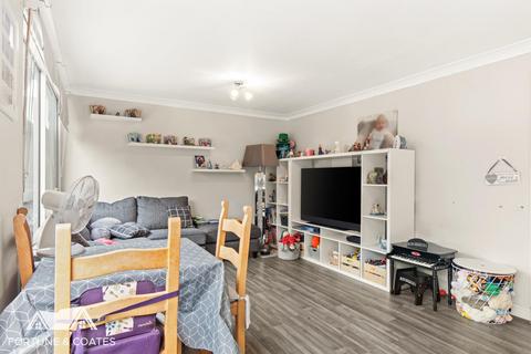 52 Lower Meadow, Harlow, CM18 7RE