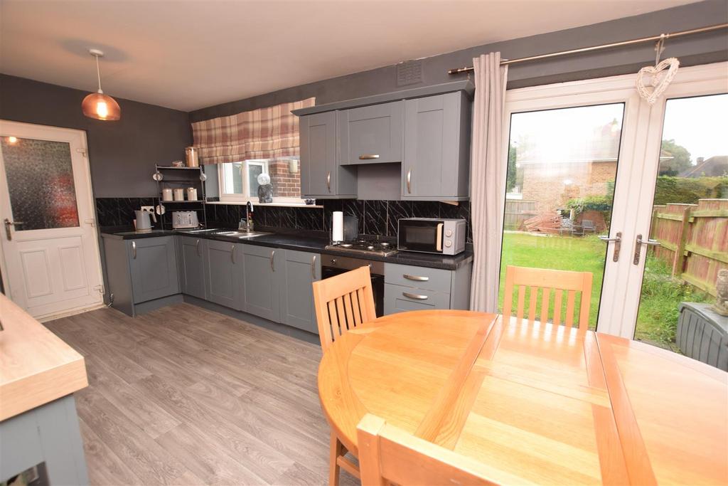 Trinity Road, Cleethorpes DN35 4 bed semidetached house for sale £