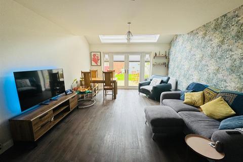 4 bedroom house for sale, Hedley Close, Houghton Le Spring DH4