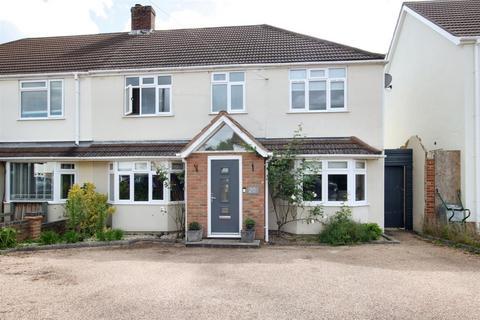 2 Hilley Field Lane, Fetcham, Leatherhead, KT22 9UX