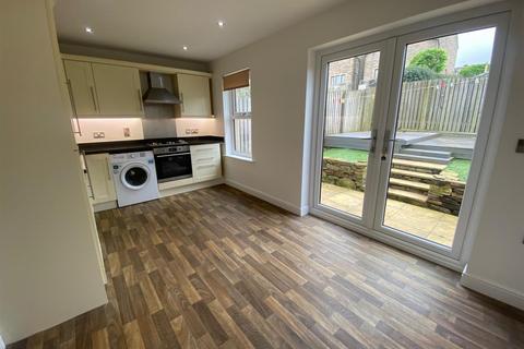 3 bedroom semi-detached house to rent, Long Lane, Honley, Holmfirth