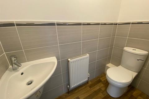 3 bedroom semi-detached house to rent, Long Lane, Honley, Holmfirth