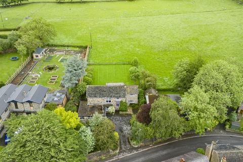 4 bedroom detached house for sale, Lascelles Hall Road, Huddersfield