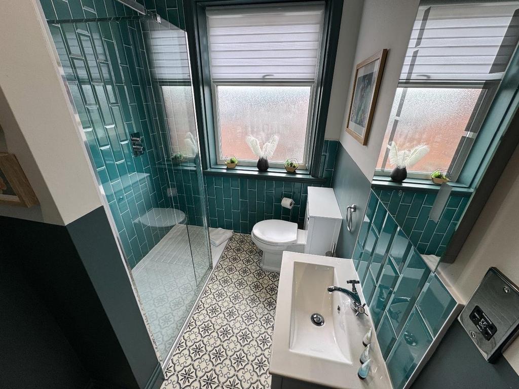 Shower Room/w.c.
