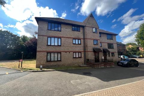 2 bedroom flat to rent, The Beeches, Bury St. Edmunds IP33