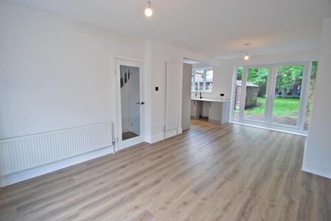 3 bedroom semi-detached house to rent, Argyll Road, Cheadle