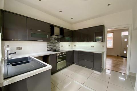2 bedroom terraced house to rent, Braithwaite Street, Staincross, Barnsley, S75 6BD