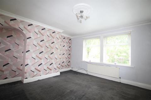 3 bedroom semi-detached house to rent, Swain House Road, Bradford