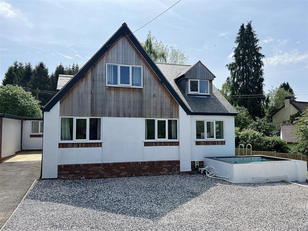 Stakenbridge, Churchill, Kidderminster 3 bed house for sale £600,000