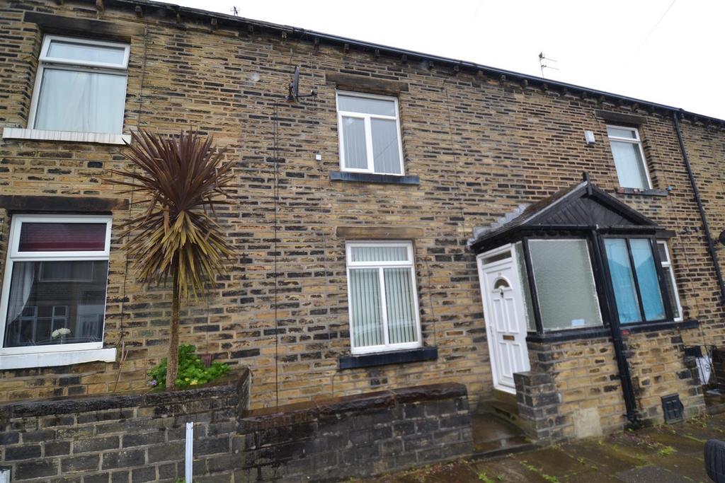 Woodside View, Boothtown, Halifax 2 bed terraced house for sale - £110,000