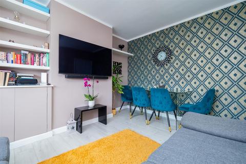 8a Wrythe Lane, Carshalton, SM5 2RN