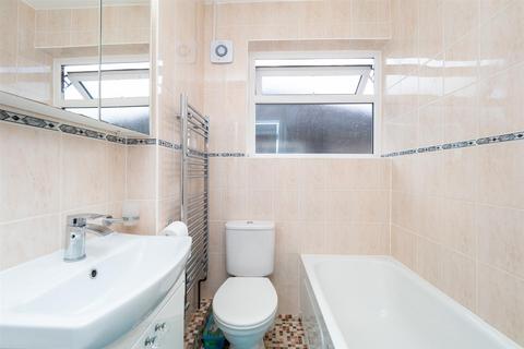 8a Wrythe Lane, Carshalton, SM5 2RN