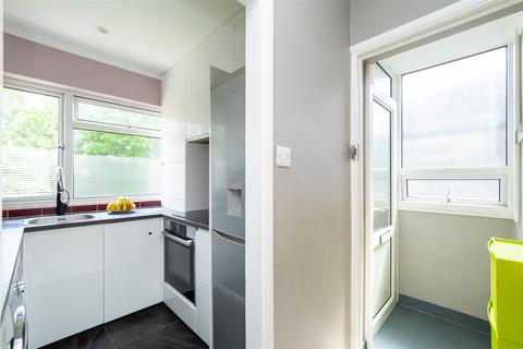 8a Wrythe Lane, Carshalton, SM5 2RN