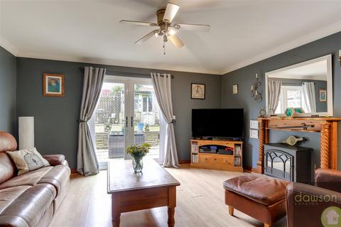 126 Bradley View, Holywell Green, Halifax, HX4 9EA
