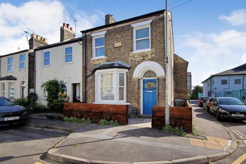 4 bedroom end of terrace house to rent, Ainsworth Street, Cambridge