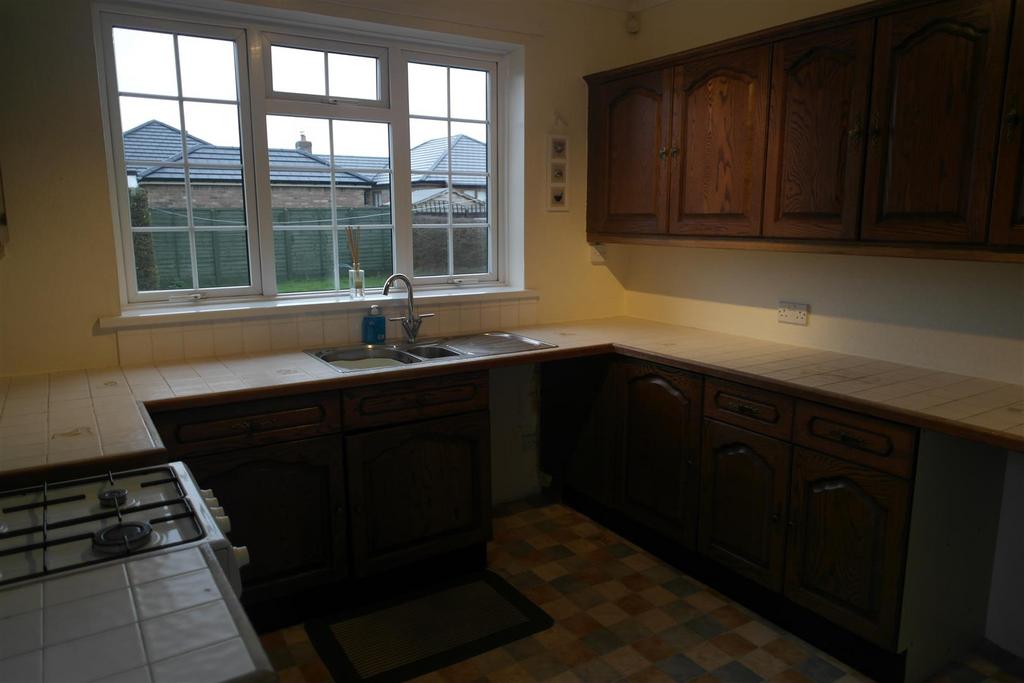 Thorn Road, Hedon 3 bed bungalow £795 pcm (£183 pw)