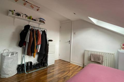 6 bedroom flat to rent, Netherwood Road, Shephards Bush, London, W14 0