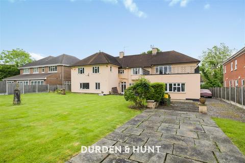 7 bedroom detached house for sale, Alderton Hill, Loughton, IG10