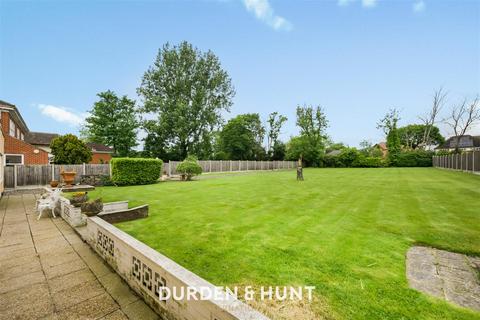 7 bedroom detached house for sale, Alderton Hill, Loughton, IG10