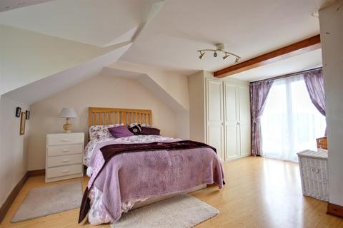 6 Rowley Road, Little Weighton, Cottingham, HU20 3XQ