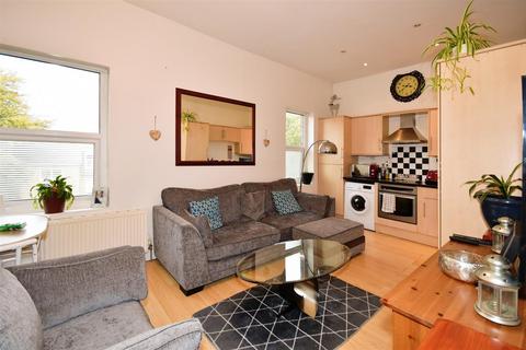 2 bedroom apartment to rent, Queens Road, Buckhurst Hill IG9