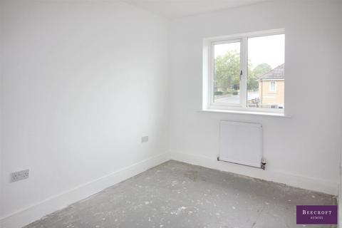 2 Hazel Gardens, Worsbrough, Barnsley, S70 4BU