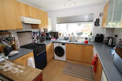 3 bedroom end of terrace house for sale, Milton Road, Salisbury