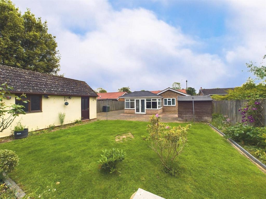 Lavender Grove, Toftwood, Dereham 4 bed detached bungalow for sale £