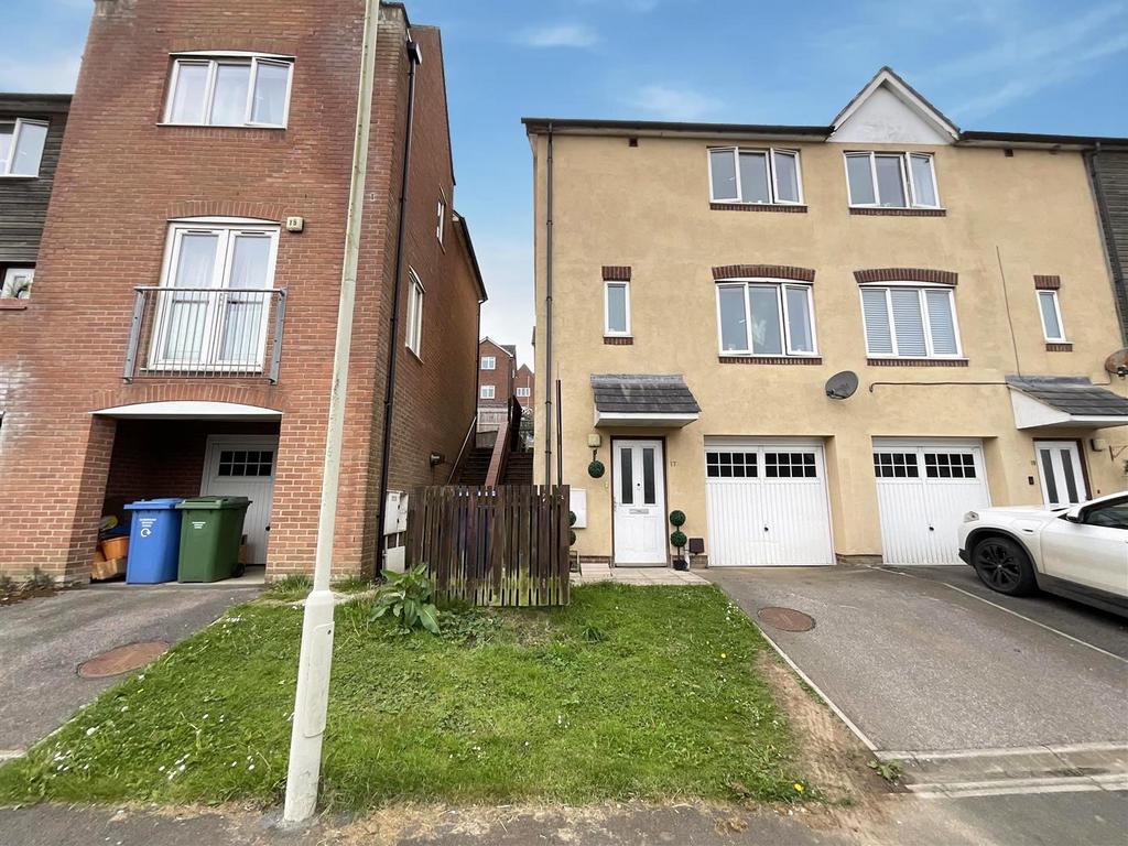 Blueberry Way, Scarborough 3 bed house for sale £155,000