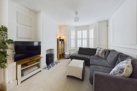 26 Lysons Avenue, Gloucester, GL1 5QF