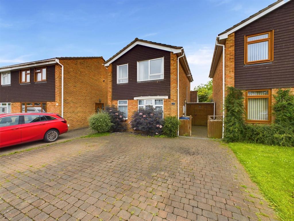 Javelin Way, Brockworth, Gloucester 3 bed detached house for sale £