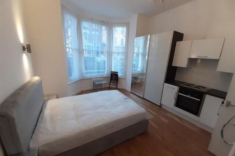 Studio to rent, Iverson Road, NW6, London