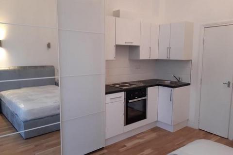 Studio to rent, Iverson Road, NW6, London
