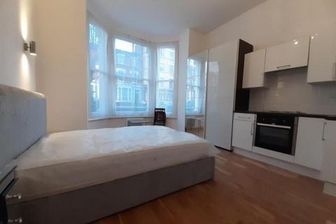 Studio to rent, Iverson Road, West Hampstead, London, NW6