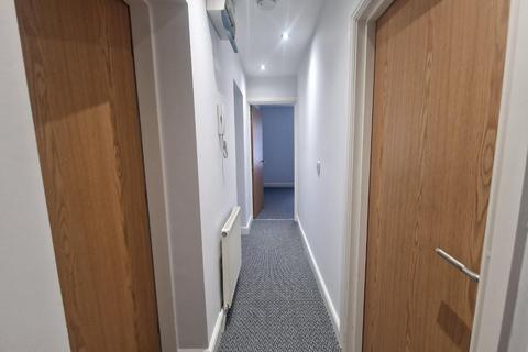 2 bedroom flat to rent, Upper Brook Street, Rugeley WS15 2DP
