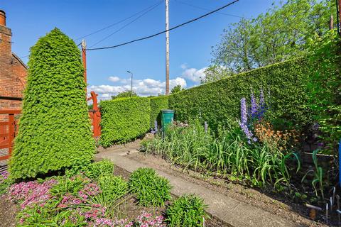 3 bedroom semi-detached house for sale, Roydon Road, Stanstead Abbotts