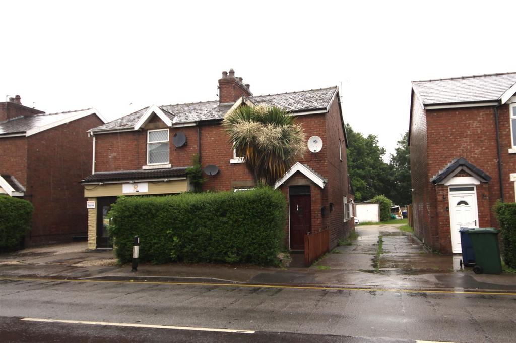 Liverpool Road South, Burscough L40 2 bed semidetached house for sale £150,000