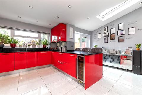 4 bedroom semi-detached house for sale, Nelson Avenue, St Albans