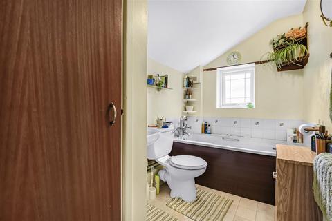 2 bedroom terraced house for sale, Cumberland Road, Reading