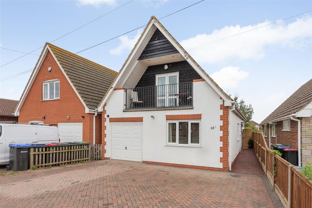 St. Marys Grove, Seasalter, Whitstable 3 bed detached house to rent £