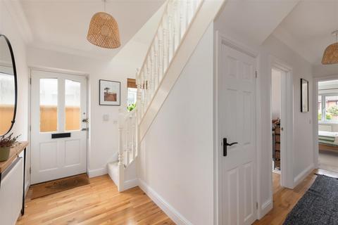 3 bedroom detached house to rent, St. Marys Grove, Seasalter, Whitstable