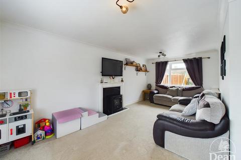 3 bedroom semi-detached house for sale, Garlands Road, Lydney GL15