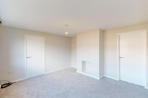 3 bedroom semi-detached house to rent, Hopton Drive, Sundorne, Shrewsbury