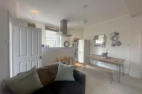 1 bedroom flat to rent, Prince Of Wales Drive, London SW11