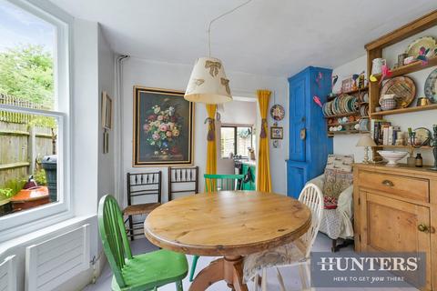 47 Hamilton Road, Brentford, TW8 0QF