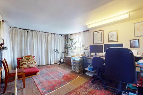 14 Milton Place, Gravesend, DA12 2BT