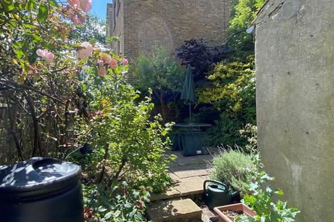 14 Milton Place, Gravesend, DA12 2BT